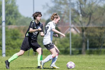 Bild 304 - wBJ SV Henstedt Ulzburg - FSG Oldendorf Itzehoe : Ergebnis: 6:3